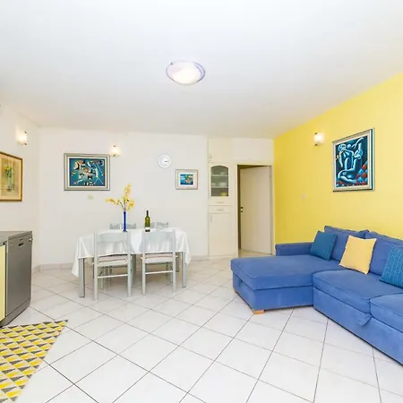 Prelesnik Τρογκίρ